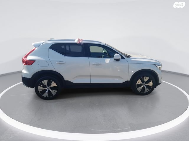 וולוו XC40