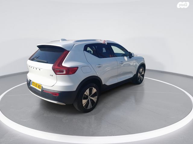 וולוו XC40