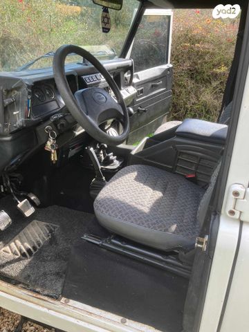 לנד רובר דיפנדר