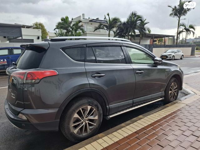 טויוטה RAV4