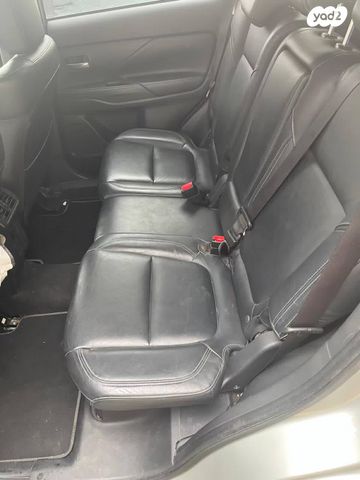 מיצובישי אאוטלנדר