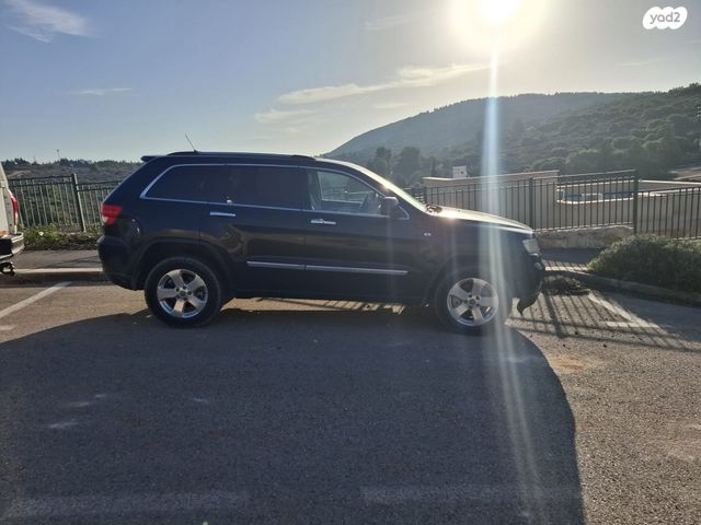 מודעת רכב ג'יפ גרנד צ'ירוקי