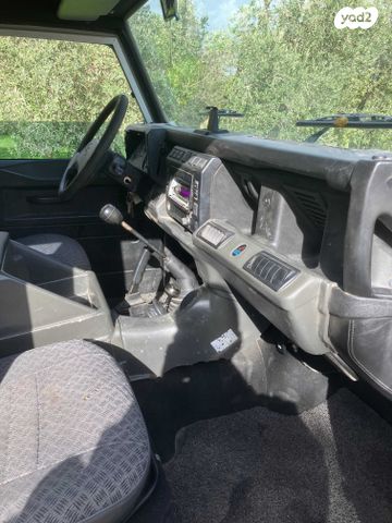 לנד רובר דיפנדר