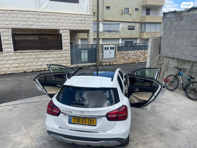 מודעת רכב מרצדס-בנץ GLA