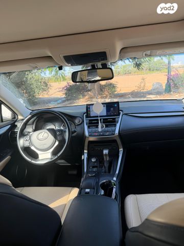 מודעת רכב לקסוס NX