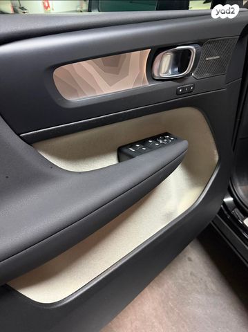 וולוו XC40