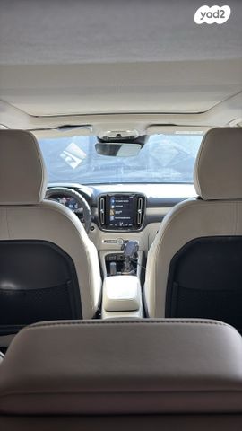 מודעת רכב וולוו XC40