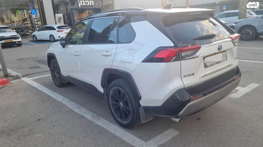 טויוטה RAV4