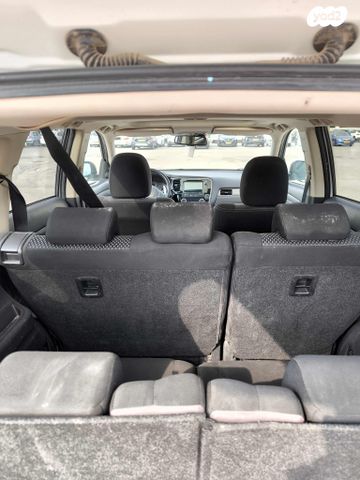 מיצובישי אאוטלנדר