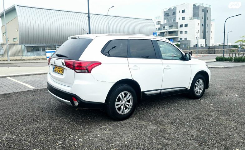 מיצובישי אאוטלנדר