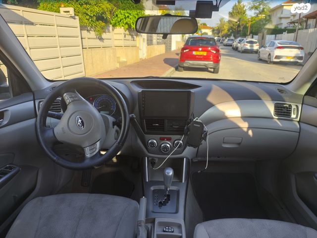 סובארו פורסטר