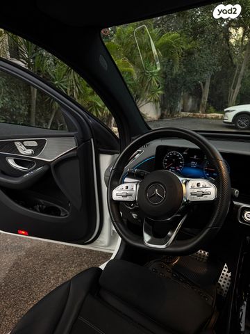 מודעת רכב מרצדס-בנץ EQC