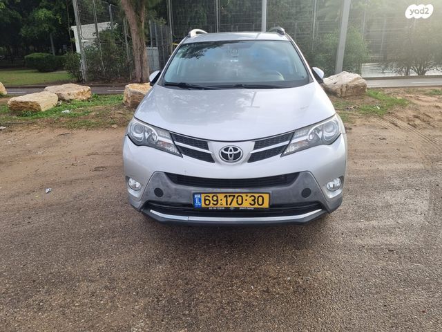 טויוטה RAV4