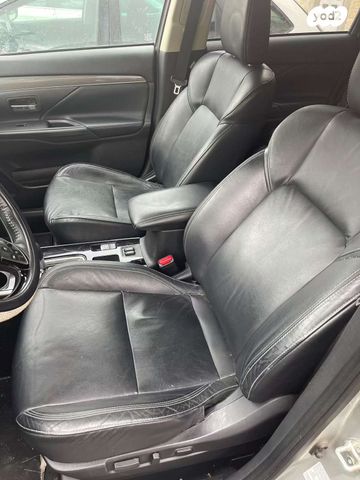 מיצובישי אאוטלנדר