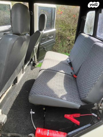 לנד רובר דיפנדר