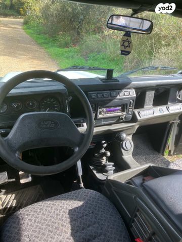 לנד רובר דיפנדר