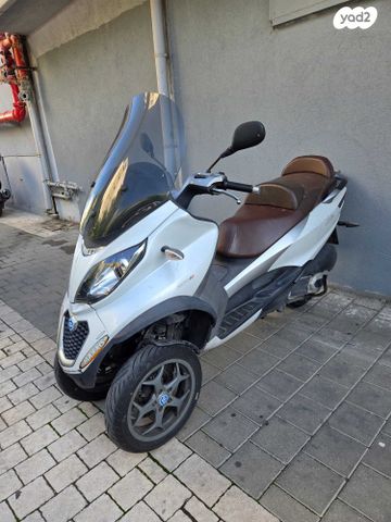 מודעת רכב פיאג'ו MP3 300