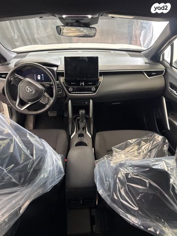 טויוטה קורולה קרוס