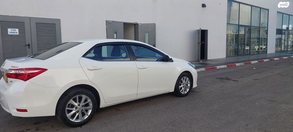 טויוטה קורולה