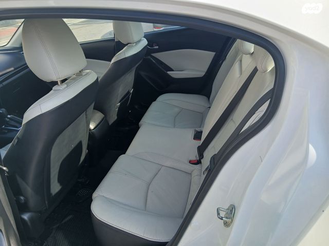 מודעת רכב מאזדה 3 2