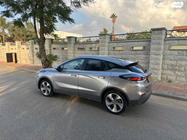 ג׳ילי Geometry C