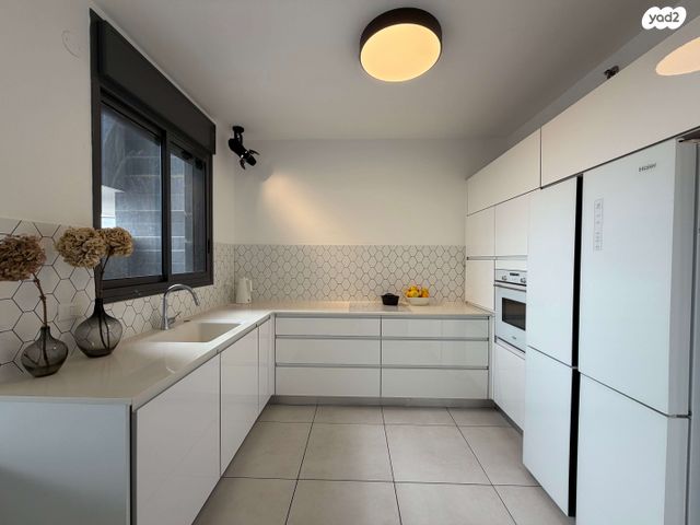 דירה, דרך הים 18, מתחם מרכזי, גני תקווה