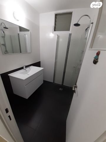 דירה, שדרות בן גוריון 28, בן גוריון, רמלה