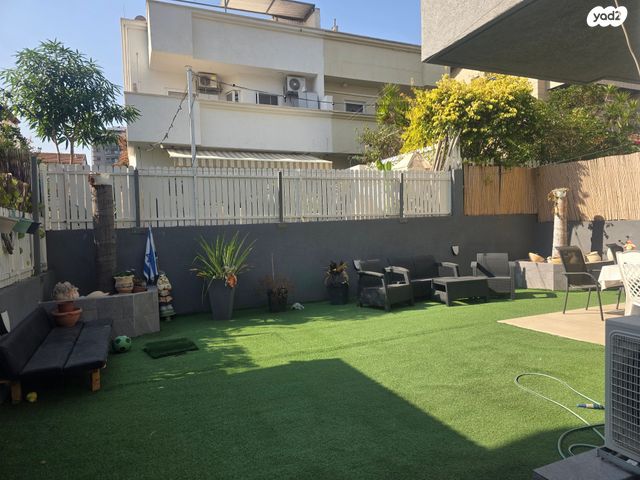 דו משפחתי, יהודה שגיא 3, רמב"ם, ראשון לציון