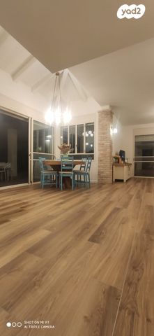 בית פרטי/ קוטג', האירוסים 1, ברקן, ברקן