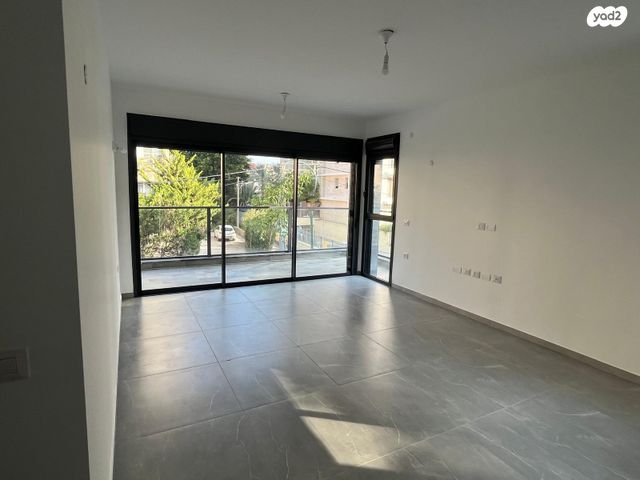 דירה, בראשית 1, אלון, רמת השרון