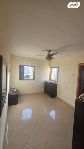 דירה, גולדה מאיר 13, קרית אילון, חולון