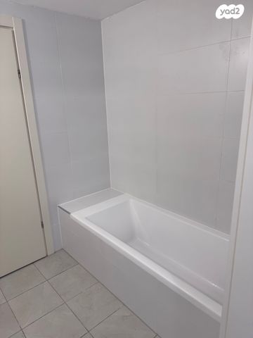 דירה, הרב הרצוג 6, צפון מערב מרכז העיר, נתניה