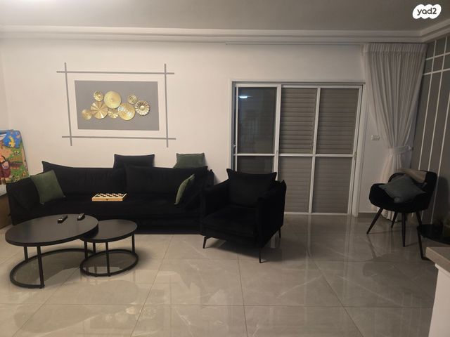 דו משפחתי, יהודה שגיא 3, רמב"ם, ראשון לציון