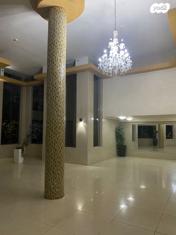 דירה, גולדה מאיר 13, קרית אילון, חולון