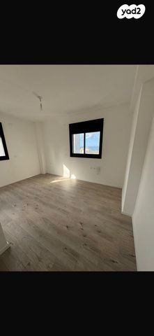 דירה, הרב הרצוג 6, צפון מערב מרכז העיר, נתניה