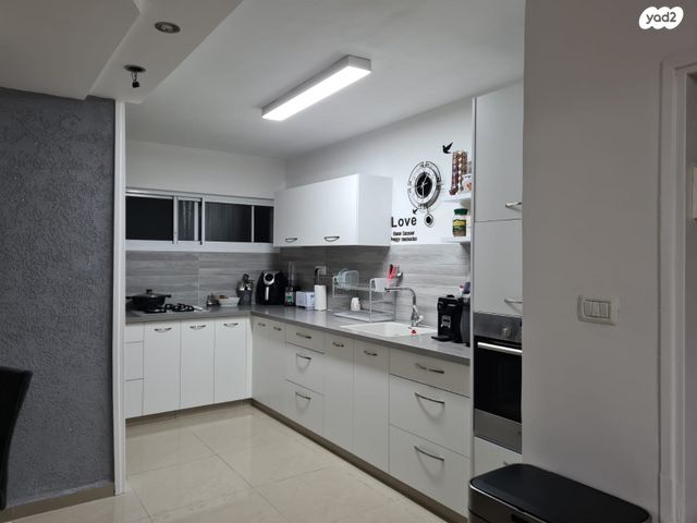 דירה, דוד המלך 19, האצטדיון, טבריה