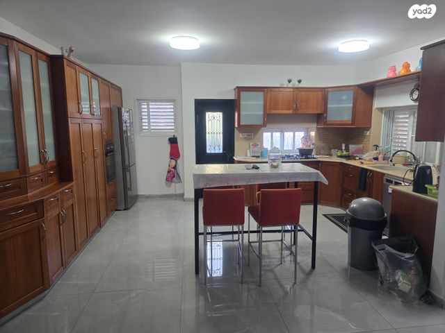 דו משפחתי, יהודה שגיא 3, רמב"ם, ראשון לציון