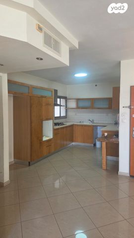 דירה, גולדה מאיר 13, קרית אילון, חולון