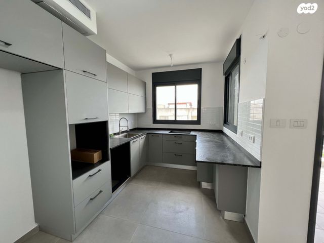 דירה, אוסטרובסקי 10, מרכז דרום, רעננה