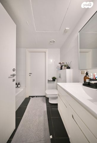 דירה, רמה 2, נווה שרת, תל אביב יפו