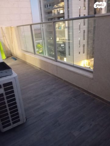 גג/ פנטהאוז, קטיף 1, נתיבות מערב, נתיבות