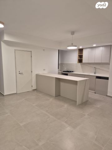 דירה, מעפילי אגוז 5, נווה חן, תל אביב יפו