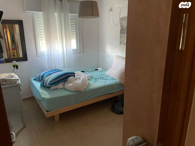 דירה, הקרן 15, כלי שיר, מעלה אדומים