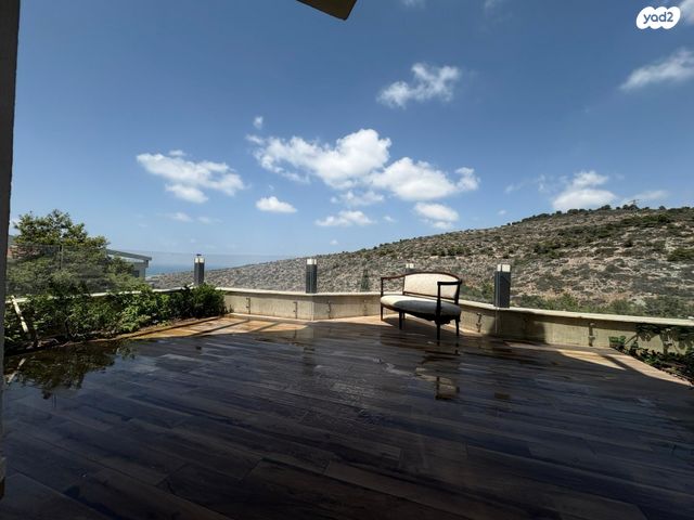 דו משפחתי, יצחק רובינשטיין 32, הוד הכרמל, דניה, חיפה