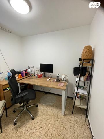 דירה, חב"ד 22, רמב"ם, ראשון לציון