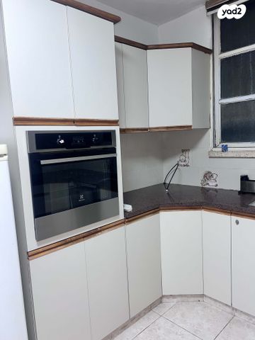 דירה, דרך מגדיאל 54, מגדיאל, הוד השרון