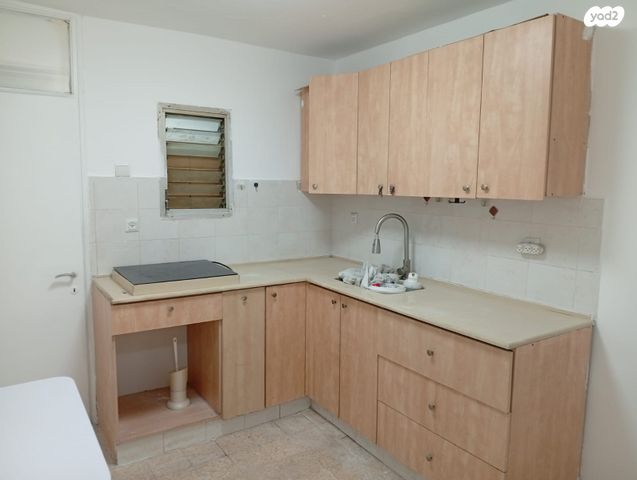 יקותיאל אדם 5