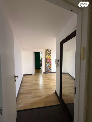 מרתף/ פרטר, קוממיות 11, הרקפות, ראש העין