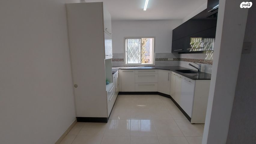 שדרות מנחם בגין 22