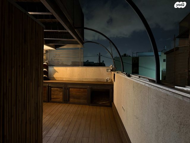 מרתף/ פרטר, קוממיות 11, הרקפות, ראש העין